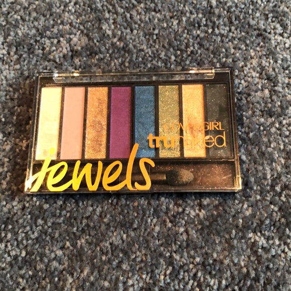 Eyeshadow pallet - Picture 1 of 2